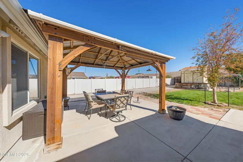 Backyard-Pergola