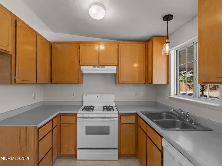 196 Gordon, Dayton, Nevada 89403, 3 Bedrooms Bedrooms, ,2 BathroomsBathrooms,Residential,Residential,Gordon,0,260013299