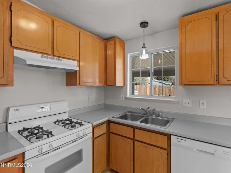 196 Gordon, Dayton, Nevada 89403, 3 Bedrooms Bedrooms, ,2 BathroomsBathrooms,Residential,Residential,Gordon,0,260013299