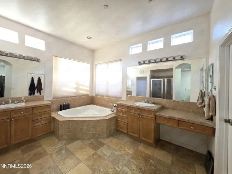 7677 Bareback, Sparks, Nevada 89436, 5 Bedrooms Bedrooms, ,3 BathroomsBathrooms,Residential,Residential,Bareback,0,260013307