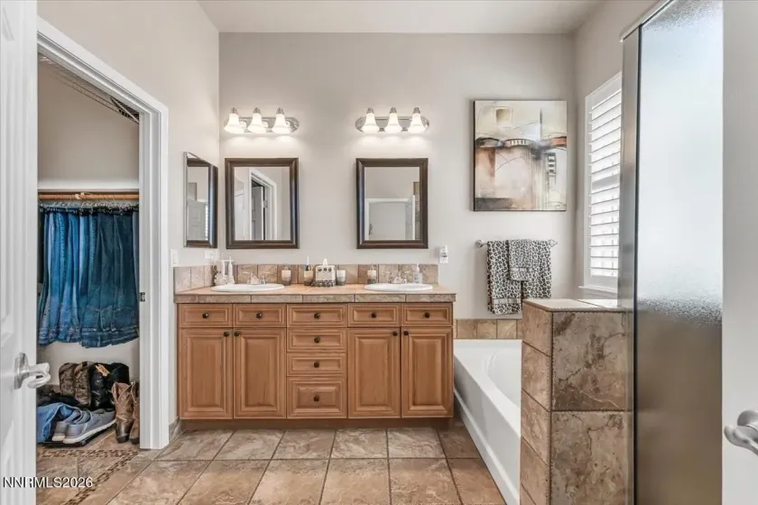 7400 Lacerta, Sparks, Nevada 89436, 4 Bedrooms Bedrooms, ,2 BathroomsBathrooms,Residential,Residential,Lacerta,0,260013311