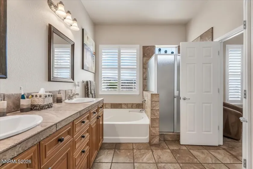 7400 Lacerta, Sparks, Nevada 89436, 4 Bedrooms Bedrooms, ,2 BathroomsBathrooms,Residential,Residential,Lacerta,0,260013311
