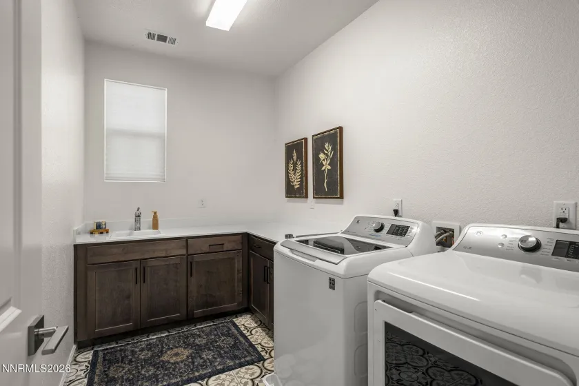 900 Providence, Reno, Nevada 89521, 5 Bedrooms Bedrooms, ,5 BathroomsBathrooms,Residential,Residential,Providence,0,260013323