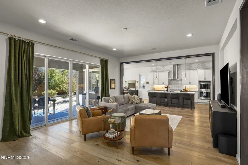 900 Providence, Reno, Nevada 89521, 5 Bedrooms Bedrooms, ,5 BathroomsBathrooms,Residential,Residential,Providence,0,260013323