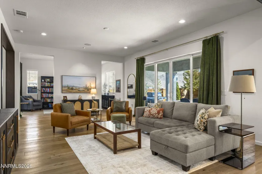 900 Providence, Reno, Nevada 89521, 5 Bedrooms Bedrooms, ,5 BathroomsBathrooms,Residential,Residential,Providence,0,260013323