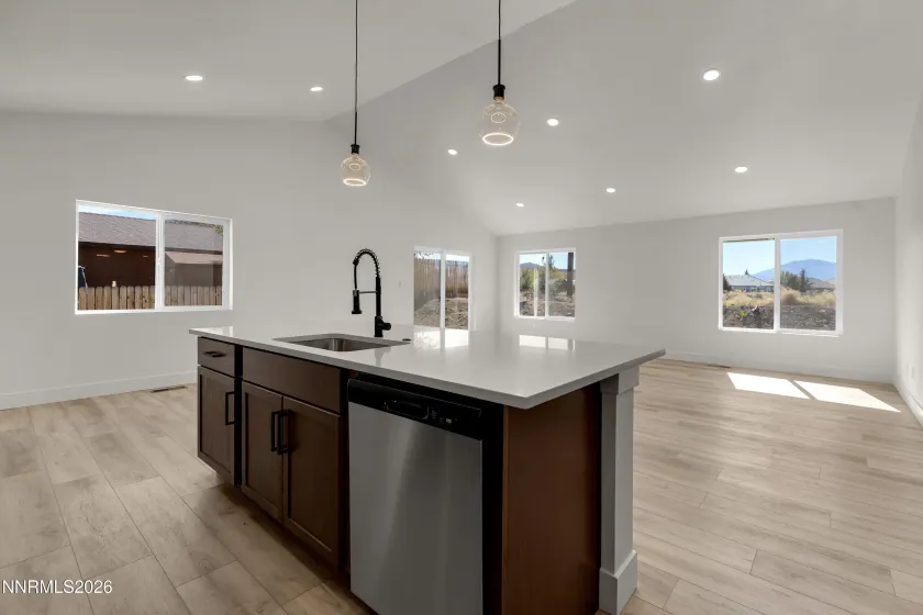 5665 Pelham, Reno, Nevada 89502, 3 Bedrooms Bedrooms, ,2 BathroomsBathrooms,Residential,Residential,Pelham,0,260013339