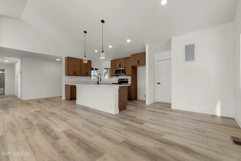5665 Pelham, Reno, Nevada 89502, 3 Bedrooms Bedrooms, ,2 BathroomsBathrooms,Residential,Residential,Pelham,0,260013339