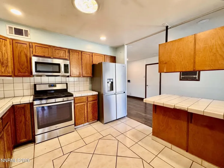 330 Richards, Sparks, Nevada 89431, 4 Bedrooms Bedrooms, ,2 BathroomsBathrooms,Residential,Residential,Richards,0,260013353