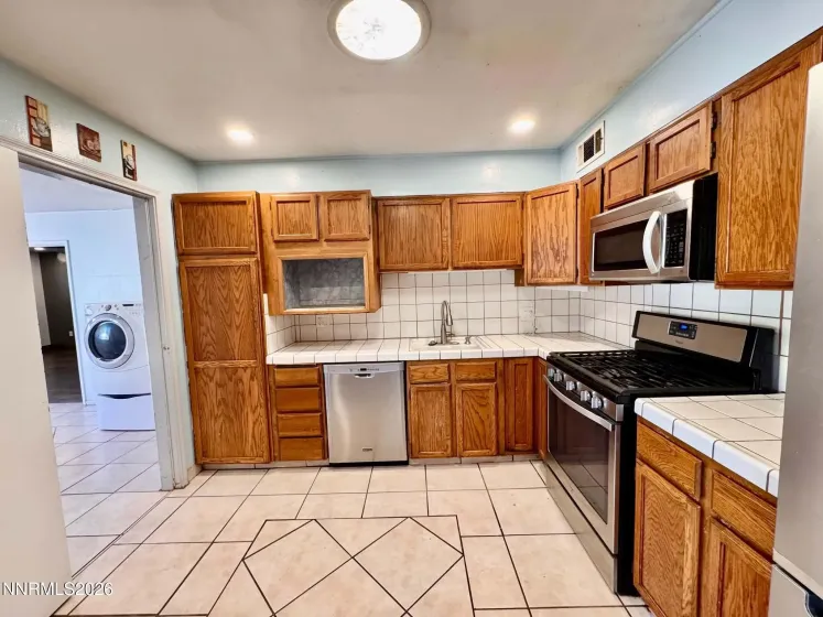 330 Richards, Sparks, Nevada 89431, 4 Bedrooms Bedrooms, ,2 BathroomsBathrooms,Residential,Residential,Richards,0,260013353