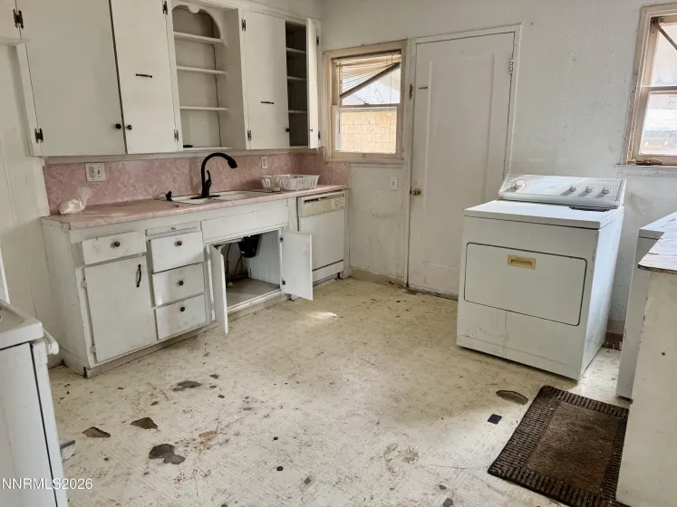 729 Balzar, Reno, Nevada 89502, 2 Bedrooms Bedrooms, ,1 BathroomBathrooms,Residential,Residential,Balzar,0,260013368