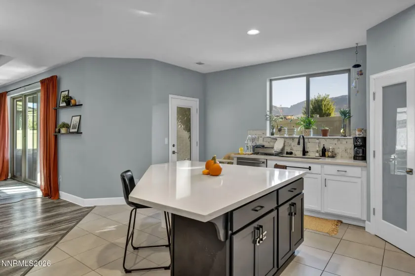 607 Riverbed, Reno, Nevada 89521, 3 Bedrooms Bedrooms, ,4 BathroomsBathrooms,Residential,Residential,Riverbed,0,260013377