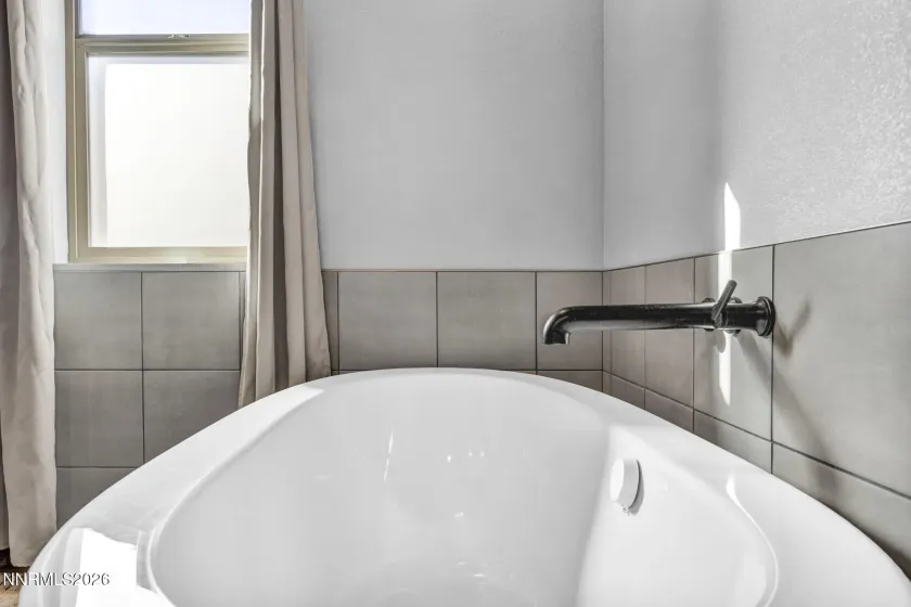 607 Riverbed, Reno, Nevada 89521, 3 Bedrooms Bedrooms, ,4 BathroomsBathrooms,Residential,Residential,Riverbed,0,260013377