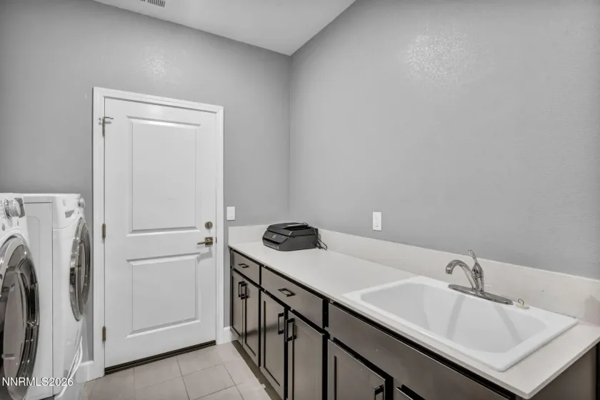 607 Riverbed, Reno, Nevada 89521, 3 Bedrooms Bedrooms, ,4 BathroomsBathrooms,Residential,Residential,Riverbed,0,260013377