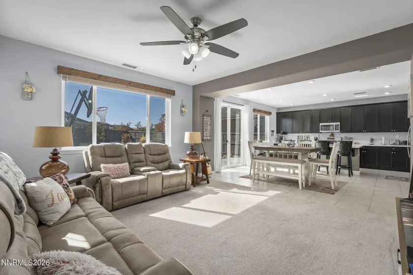 2149 Neuer, Sparks, Nevada 89436, 3 Bedrooms Bedrooms, ,3 BathroomsBathrooms,Residential,Residential,Neuer,0,260013381