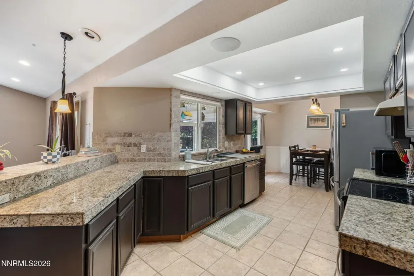 194 White Rose, Sparks, Nevada 89441, 3 Bedrooms Bedrooms, ,2 BathroomsBathrooms,Residential,Residential,White Rose,0,260013395