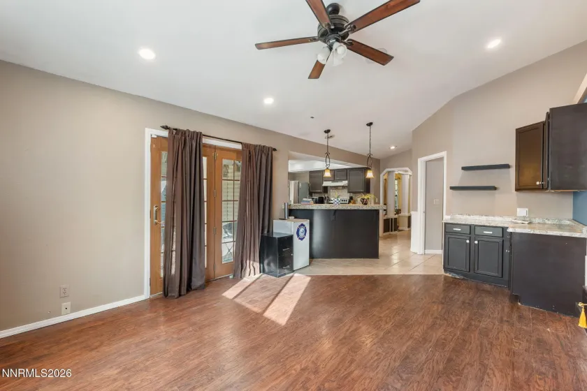 194 White Rose, Sparks, Nevada 89441, 3 Bedrooms Bedrooms, ,2 BathroomsBathrooms,Residential,Residential,White Rose,0,260013395