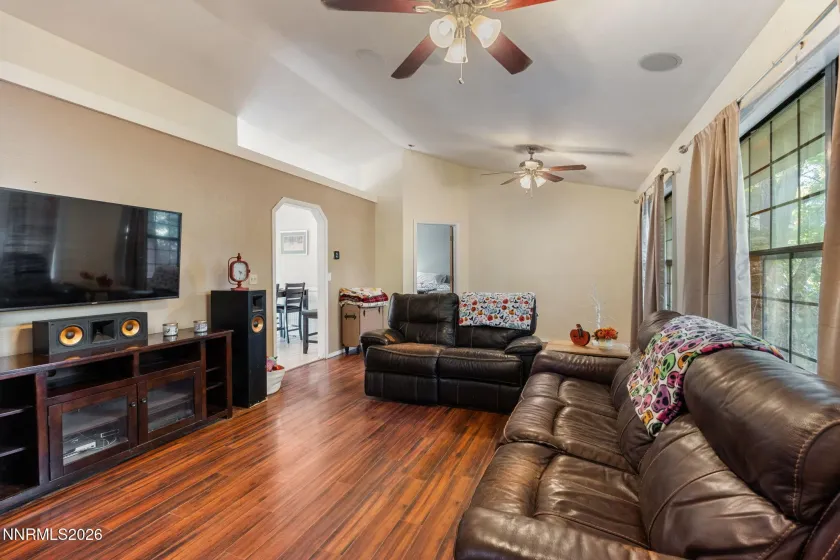 194 White Rose, Sparks, Nevada 89441, 3 Bedrooms Bedrooms, ,2 BathroomsBathrooms,Residential,Residential,White Rose,0,260013395