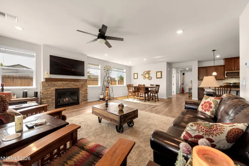 2300 Hickory, Sparks, Nevada 89441, 4 Bedrooms Bedrooms, ,2 BathroomsBathrooms,Residential,Residential,Hickory,0,260013398