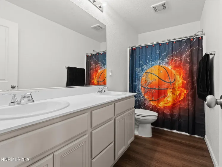 1435 Jett, Carson City, Nevada 89705, ,3 BathroomsBathrooms,Residential,Residential,Jett,0,260013402