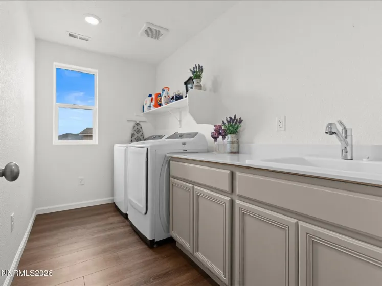 1435 Jett, Carson City, Nevada 89705, ,3 BathroomsBathrooms,Residential,Residential,Jett,0,260013402