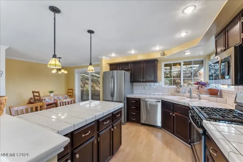 320 Gault, Sparks, Nevada 89431, 3 Bedrooms Bedrooms, ,2 BathroomsBathrooms,Residential,Residential,Gault,0,260013415