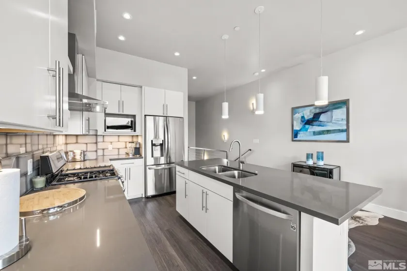 104 High, Reno, Nevada 89502, 1 Bedroom Bedrooms, ,2 BathroomsBathrooms,Residential Lease,Manufactured,High,0,260008651