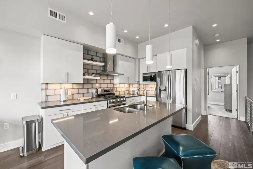 104 High, Reno, Nevada 89502, 1 Bedroom Bedrooms, ,2 BathroomsBathrooms,Residential Lease,Manufactured,High,0,260008651