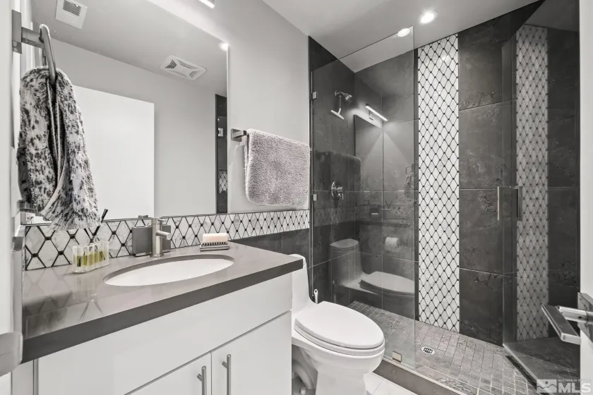 104 High, Reno, Nevada 89502, 1 Bedroom Bedrooms, ,2 BathroomsBathrooms,Residential Lease,Manufactured,High,0,260008651