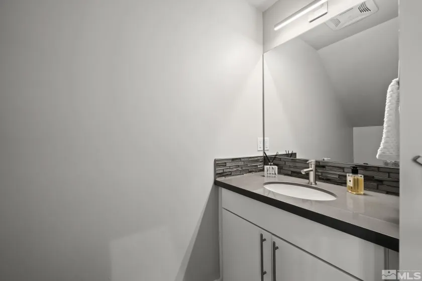 104 High, Reno, Nevada 89502, 1 Bedroom Bedrooms, ,2 BathroomsBathrooms,Residential Lease,Manufactured,High,0,260008651