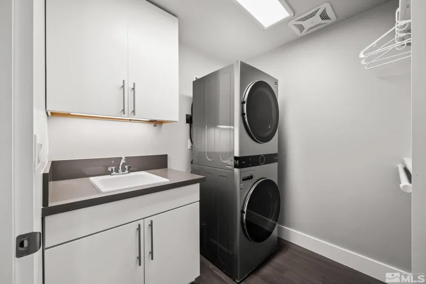 104 High, Reno, Nevada 89502, 1 Bedroom Bedrooms, ,2 BathroomsBathrooms,Residential Lease,Manufactured,High,0,260008651