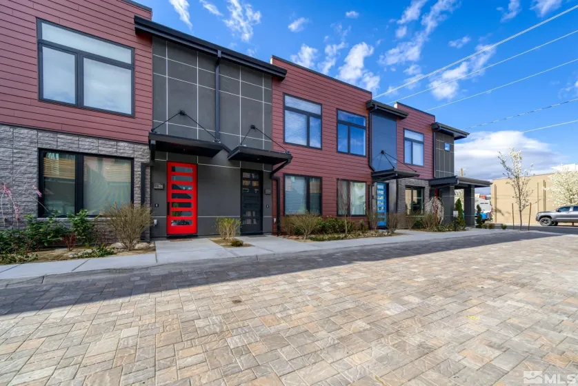 104 High, Reno, Nevada 89502, 1 Bedroom Bedrooms, ,2 BathroomsBathrooms,Residential Lease,Manufactured,High,0,260008651