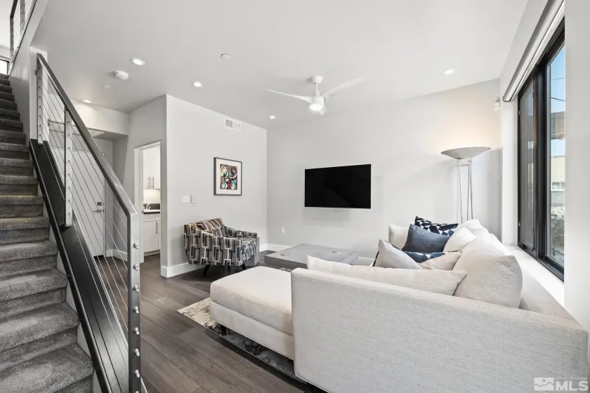 104 High, Reno, Nevada 89502, 1 Bedroom Bedrooms, ,2 BathroomsBathrooms,Residential Lease,Manufactured,High,0,260008651