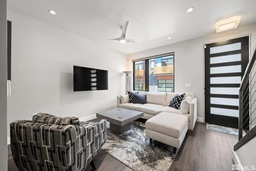 104 High, Reno, Nevada 89502, 1 Bedroom Bedrooms, ,2 BathroomsBathrooms,Residential Lease,Manufactured,High,0,260008651