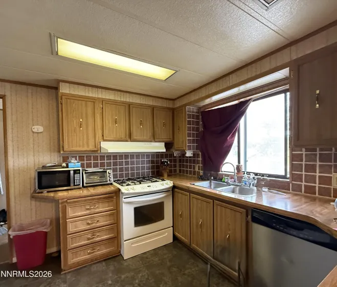 300 Bastian, Battle Mountain, Nevada 89820, 3 Bedrooms Bedrooms, ,2 BathroomsBathrooms,Residential,Residential,Bastian,0,260013449