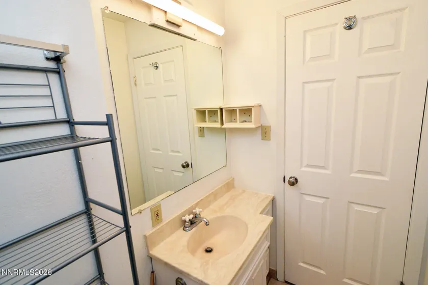 8700 Aquifer, Reno, Nevada 89506, 3 Bedrooms Bedrooms, ,2 BathroomsBathrooms,Residential,Residential,Aquifer,0,260013452