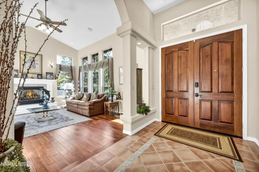 Foyer/Living room