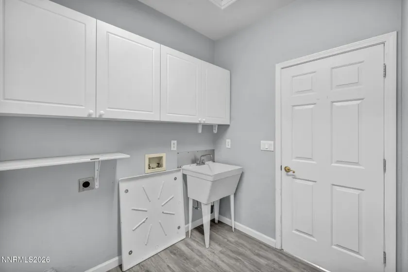 1270 Vista Alta, Reno, Nevada 89521, 3 Bedrooms Bedrooms, ,2 BathroomsBathrooms,Residential,Residential,Vista Alta,0,260013435