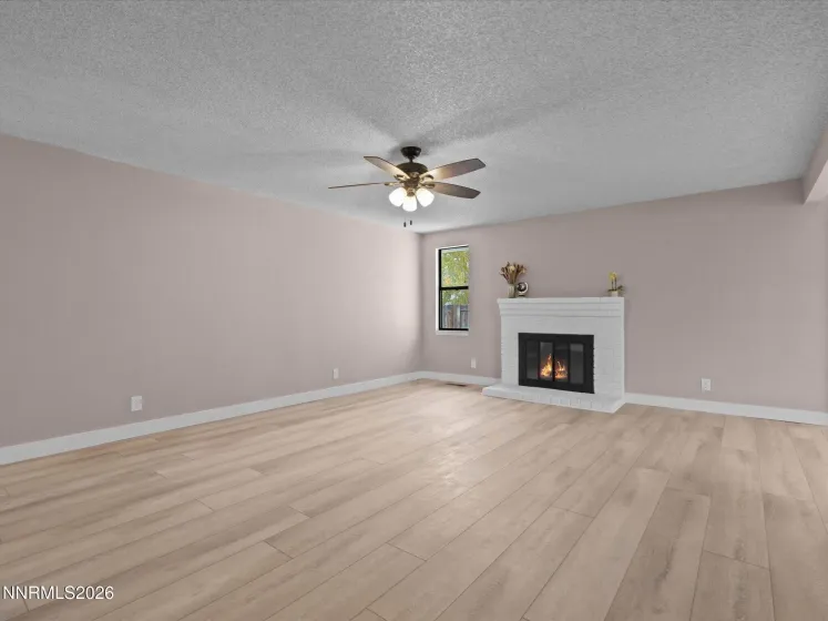 3075 Round Mountain, Sparks, Nevada 89434, 3 Bedrooms Bedrooms, ,2 BathroomsBathrooms,Residential,Residential,Round Mountain,0,260013463
