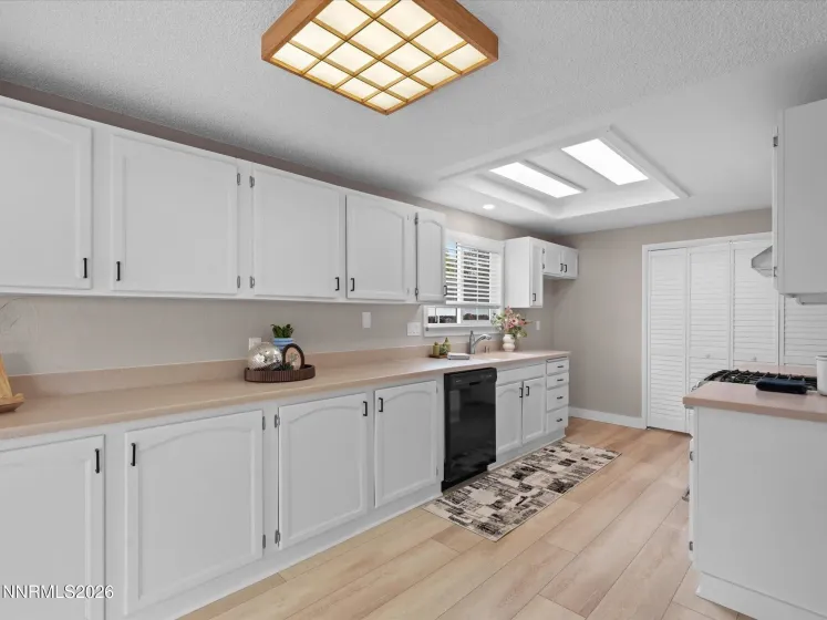3075 Round Mountain, Sparks, Nevada 89434, 3 Bedrooms Bedrooms, ,2 BathroomsBathrooms,Residential,Residential,Round Mountain,0,260013463