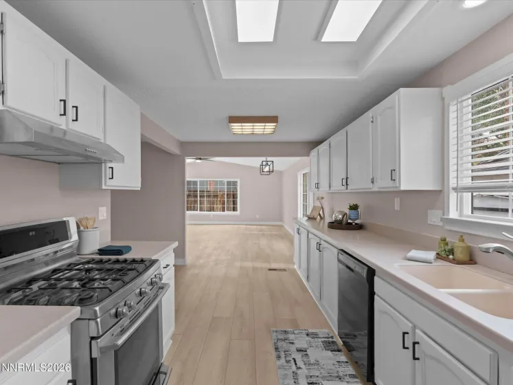 3075 Round Mountain, Sparks, Nevada 89434, 3 Bedrooms Bedrooms, ,2 BathroomsBathrooms,Residential,Residential,Round Mountain,0,260013463