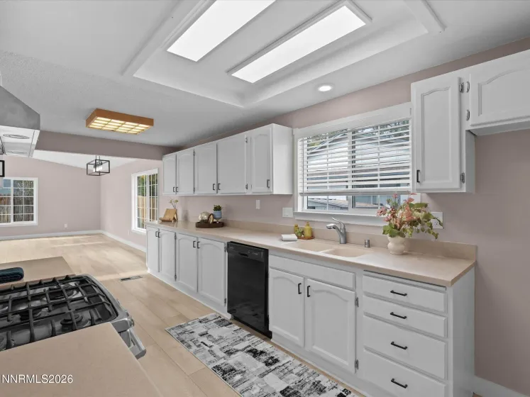 3075 Round Mountain, Sparks, Nevada 89434, 3 Bedrooms Bedrooms, ,2 BathroomsBathrooms,Residential,Residential,Round Mountain,0,260013463