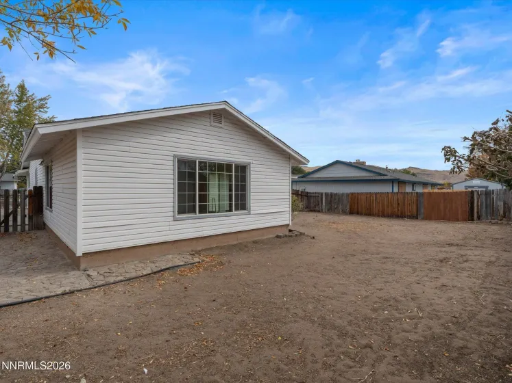 3075 Round Mountain, Sparks, Nevada 89434, 3 Bedrooms Bedrooms, ,2 BathroomsBathrooms,Residential,Residential,Round Mountain,0,260013463