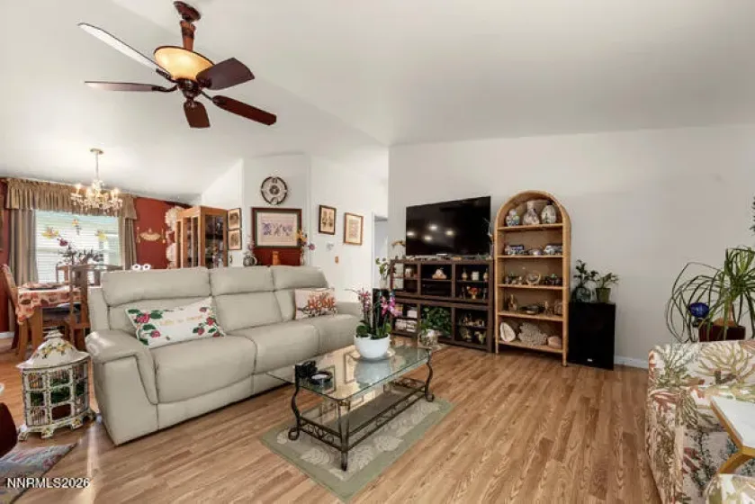 201 Ave De La Demerald, Sparks, Nevada 89434, 3 Bedrooms Bedrooms, ,2 BathroomsBathrooms,Residential,Residential,Ave De La Demerald,0,260013464