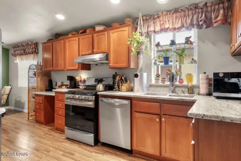 201 Ave De La Demerald, Sparks, Nevada 89434, 3 Bedrooms Bedrooms, ,2 BathroomsBathrooms,Residential,Residential,Ave De La Demerald,0,260013464