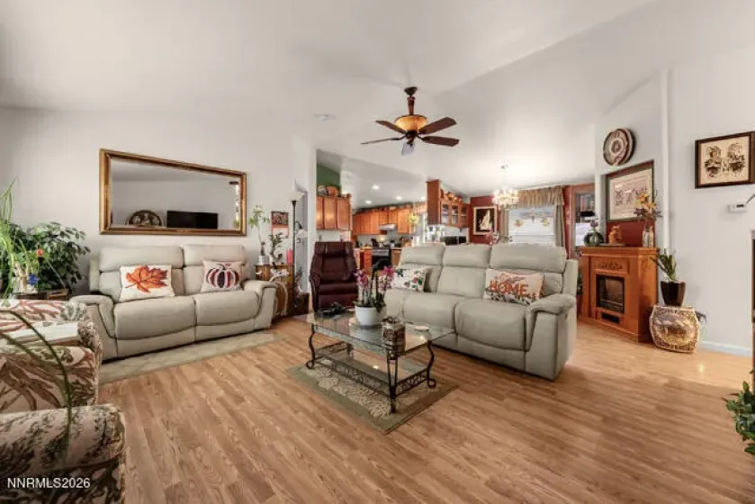 201 Ave De La Demerald, Sparks, Nevada 89434, 3 Bedrooms Bedrooms, ,2 BathroomsBathrooms,Residential,Residential,Ave De La Demerald,0,260013464