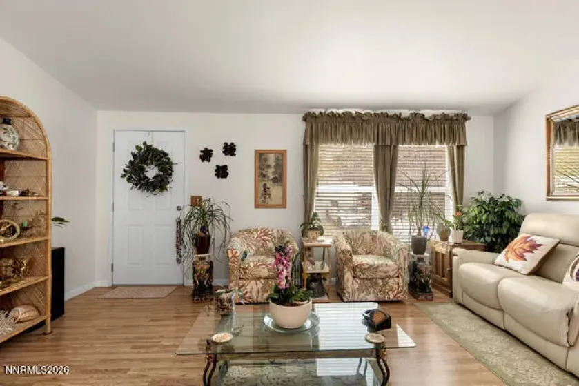 201 Ave De La Demerald, Sparks, Nevada 89434, 3 Bedrooms Bedrooms, ,2 BathroomsBathrooms,Residential,Residential,Ave De La Demerald,0,260013464