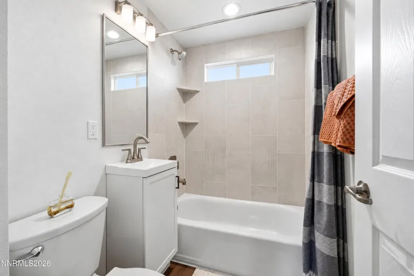 8625 Aquifer, Reno, Nevada 89506, 3 Bedrooms Bedrooms, ,2 BathroomsBathrooms,Residential,Residential,Aquifer,0,260013470