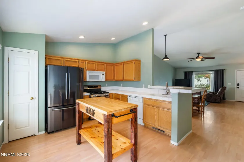 211 Endeavor, Fernley, Nevada 89408, 4 Bedrooms Bedrooms, ,2 BathroomsBathrooms,Residential,Residential,Endeavor,0,260013471