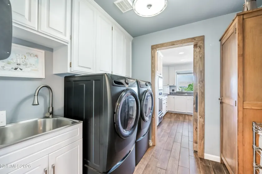1547 Kestrel, Reno, Nevada 89509, 5 Bedrooms Bedrooms, ,4 BathroomsBathrooms,Residential,Residential,Kestrel,0,260013481