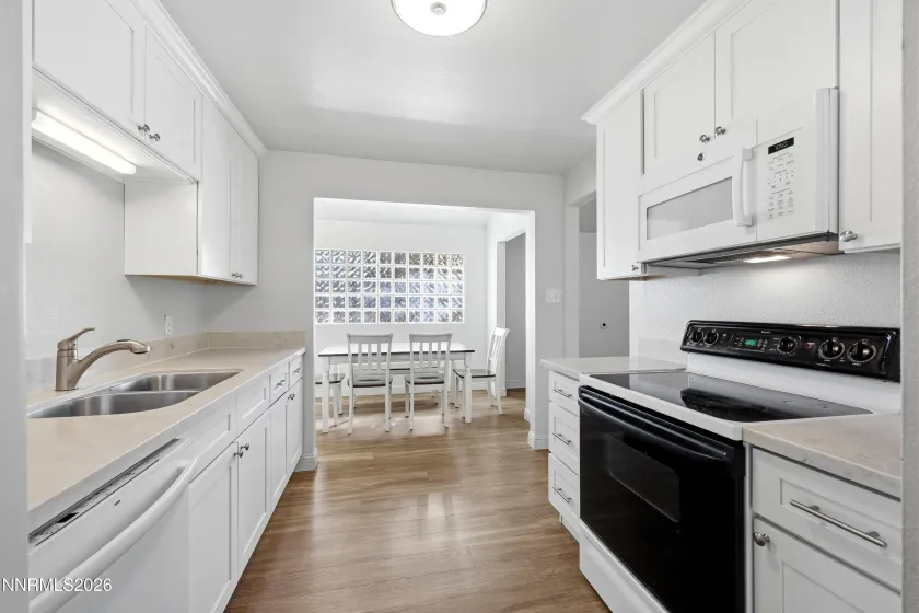 1751 London, Sparks, Nevada 89431, 2 Bedrooms Bedrooms, ,2 BathroomsBathrooms,Residential,Residential,London,0,260013489